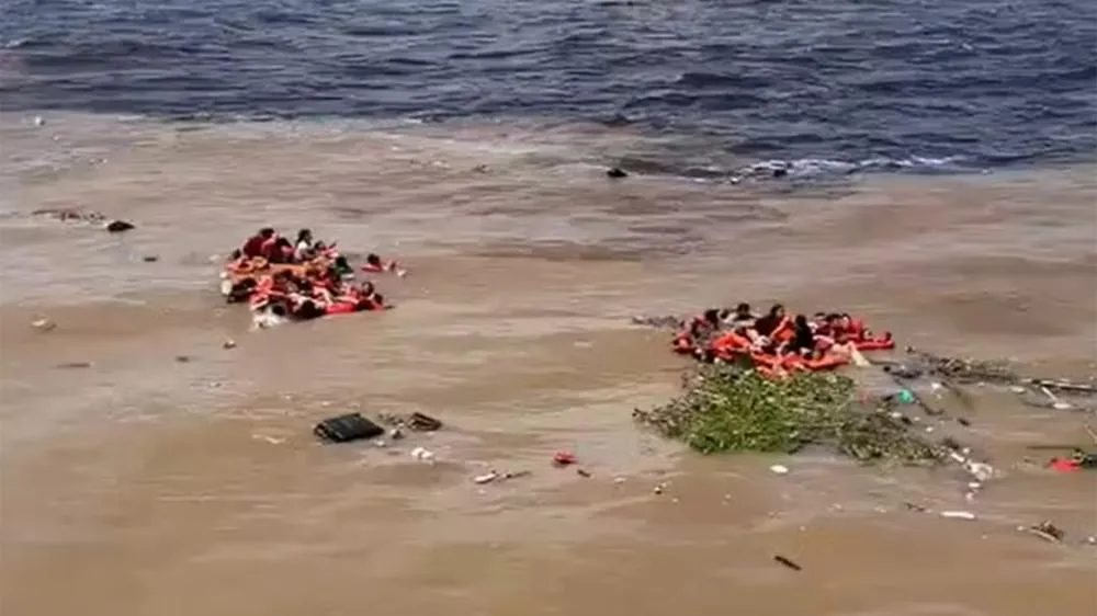 Milagre em meio à dor: Bebê de 5 dias sobrevive em caixa térmica após naufrágio no Encontro das Águas