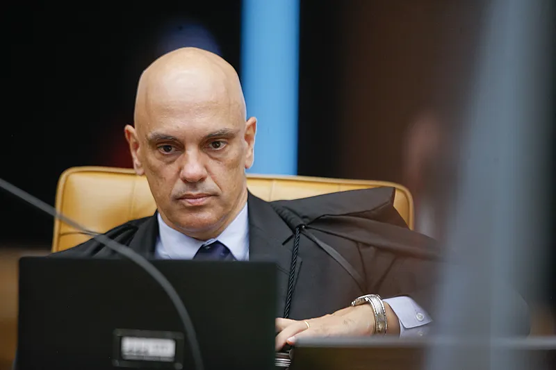 Caso Master: Moraes ordena operação da PF contra servidores da Receita por vazamento de dados