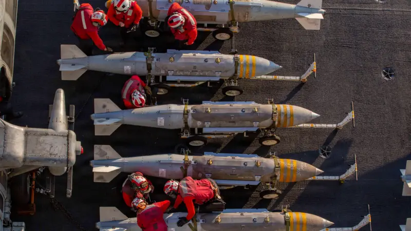 Os estoques e fornecimentos de armamentos, por si só, não determinarão o resultado do conflito, mas certamente são um fator significativo