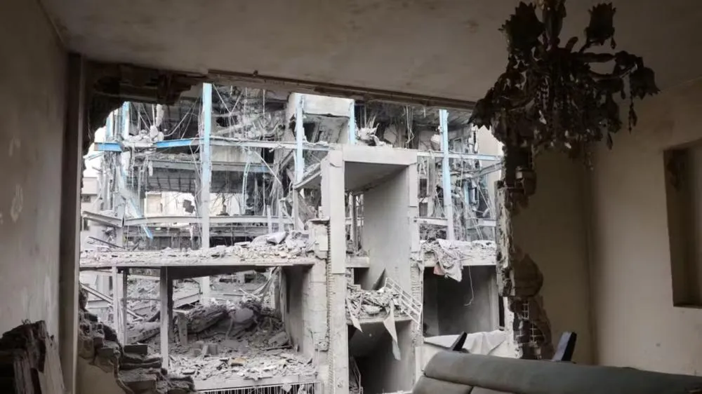 magem mostra interior de casa danificada por um ataque em Teerã, no Irã, no dia 15 de março de 2026. — Foto: Majid Asgaripour/WANA (West Asia News Agency) via Reuters